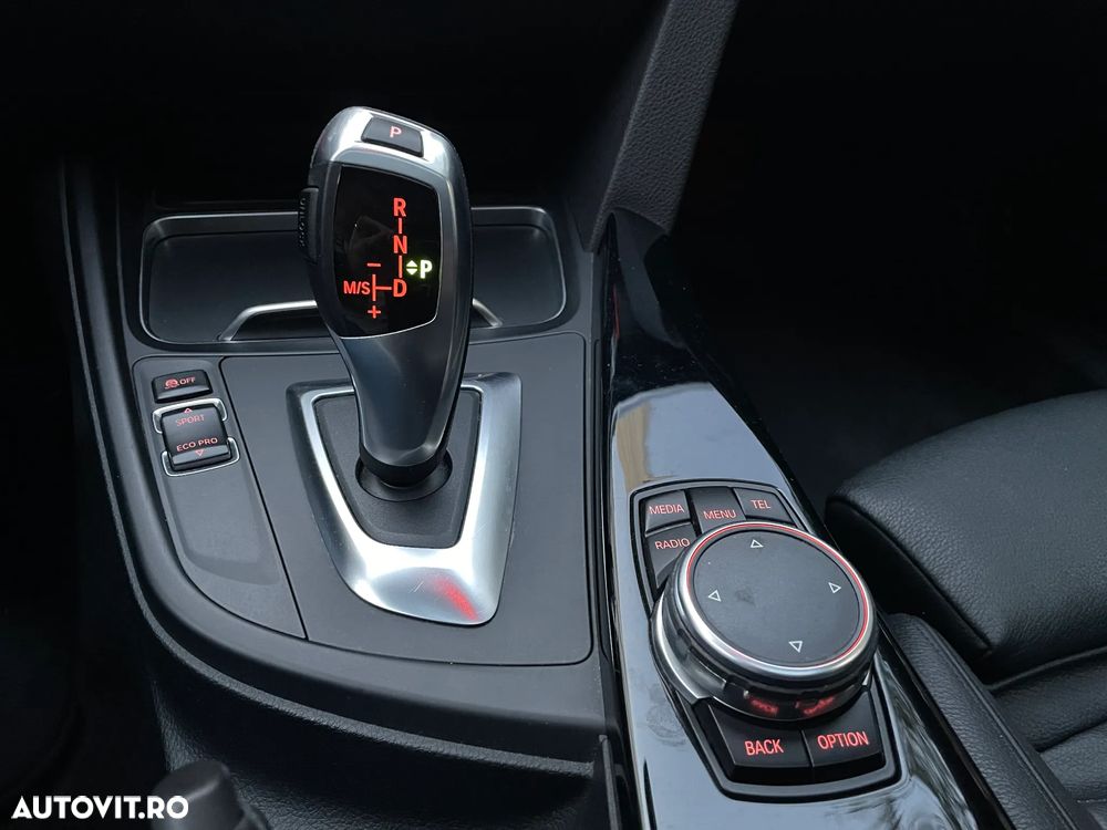 BMW Seria 3 320d Efficient Dynamic Edition Aut. Sport Line - 12