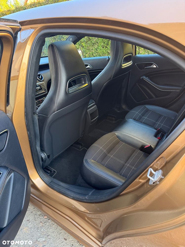 Mercedes-Benz Klasa A 180 (BlueEFFICIENCY) 7G-DCT - 7