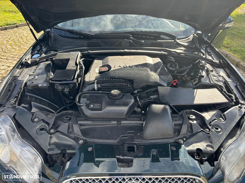 Jaguar XF 2.7 D V6 Premium Luxury - 17