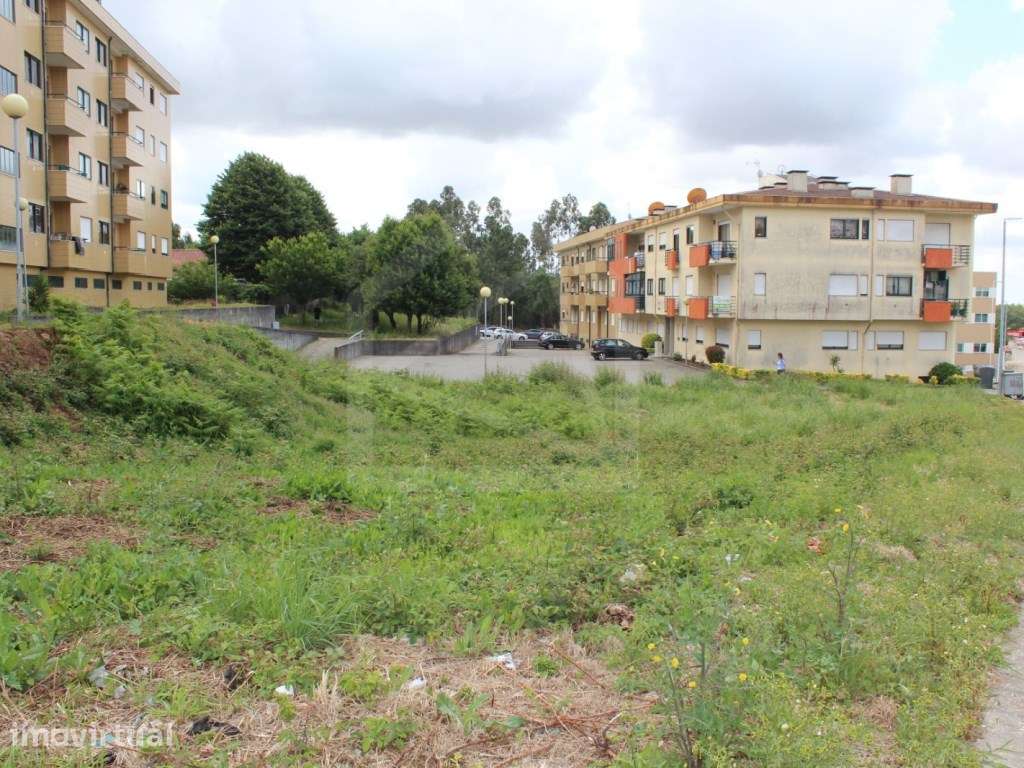 Lote de terreno destinado a serviços em Mozelos - Grande imagem: 2/2