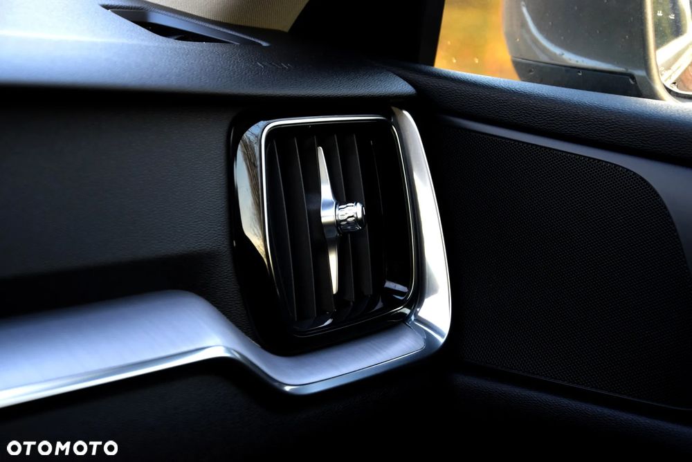 Volvo V60 D3 Momentum Pro - 25