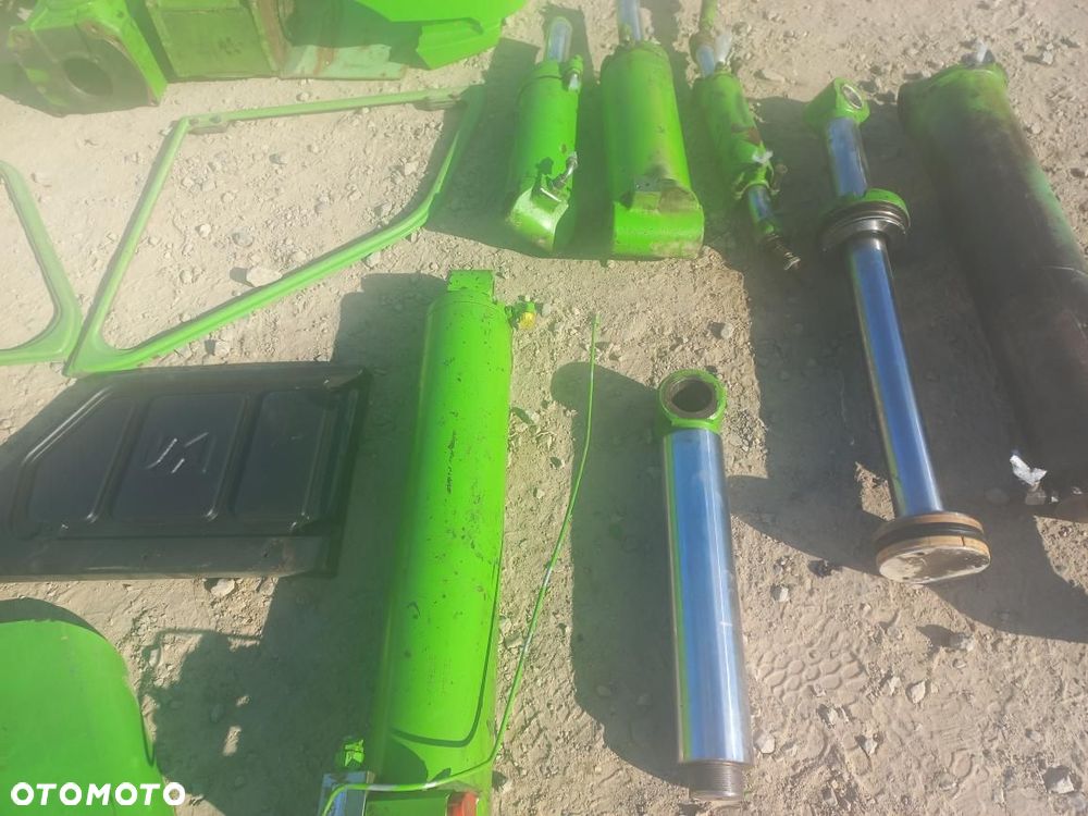 Części MERLO siłownik hydrauliczny,zamek siłowy, 08350803043501A, 28,7 Blok zaworowy, 26,6 ,układ planetarny32,12 pochwa mostu 045568 ,041870,045367,097686,042440,wkład mostu 024849,P36.10,dyferencjau,nagrzewnica,klimatyzator,053121,107714,13 atak,spoiler,klamka,rozdzielacz sterujący 4011840, 057347,chłodnica kuler,oleju,krzyżak,półoś,piasta,cewka,zawór,nadmuch,wentylator manitou,joystick,płyta sterująca, - 9