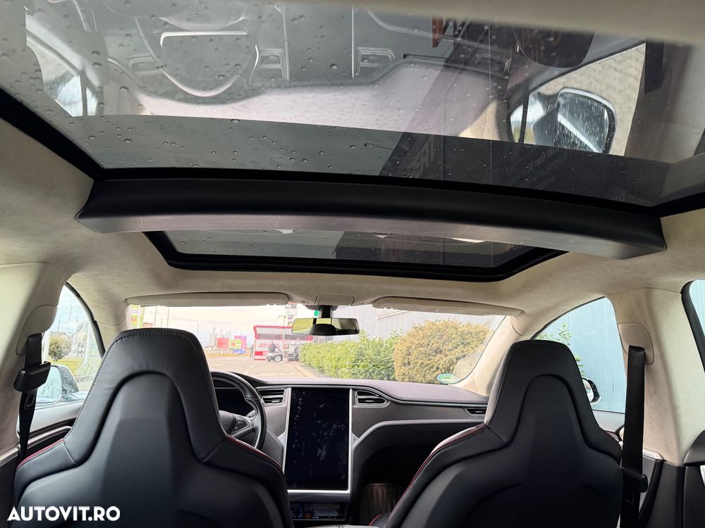 Tesla Model S - 4