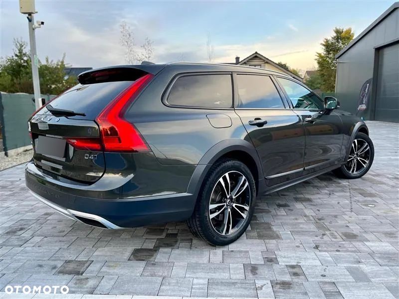Volvo V90 Cross Country - 15