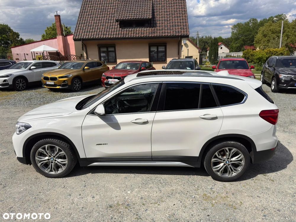 BMW X1 xDrive25i GPF xLine - 23