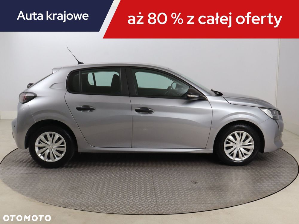 Peugeot 208 - 8