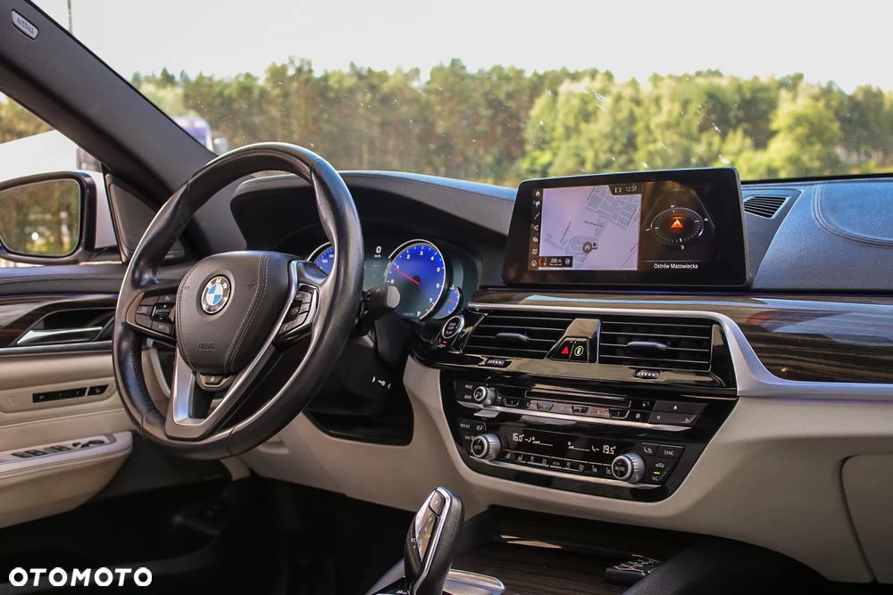 BMW 6GT 640i xDrive Sport Line - 28