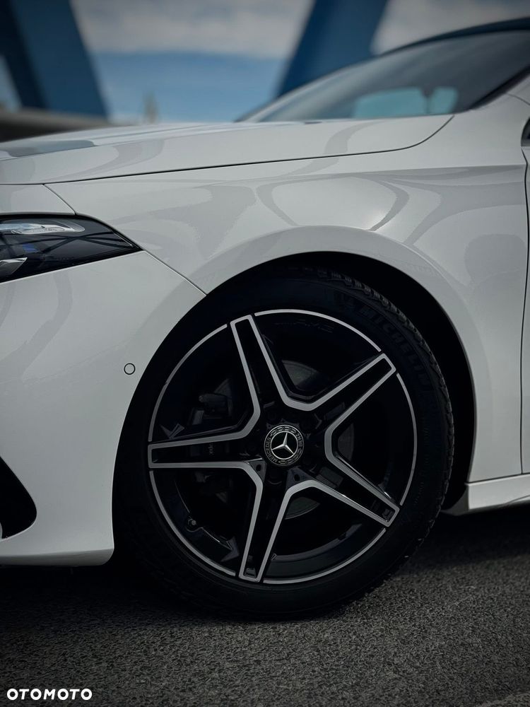 Mercedes-Benz Klasa A 200 AMG Line 7G-DCT - 3