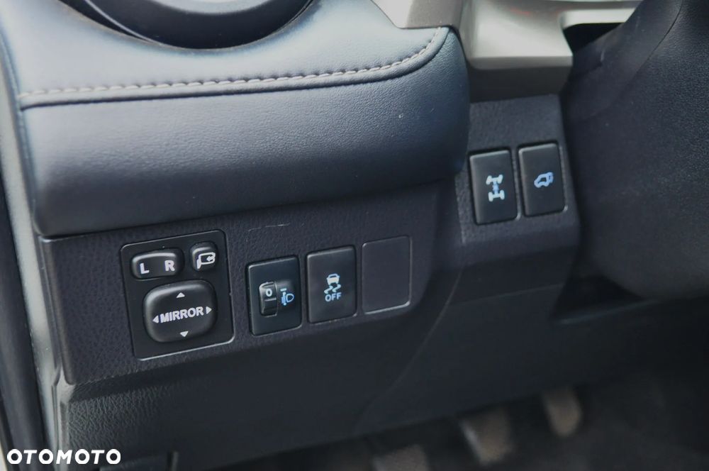 Toyota RAV4 2.2 D-4D 4x4 Executive - 12