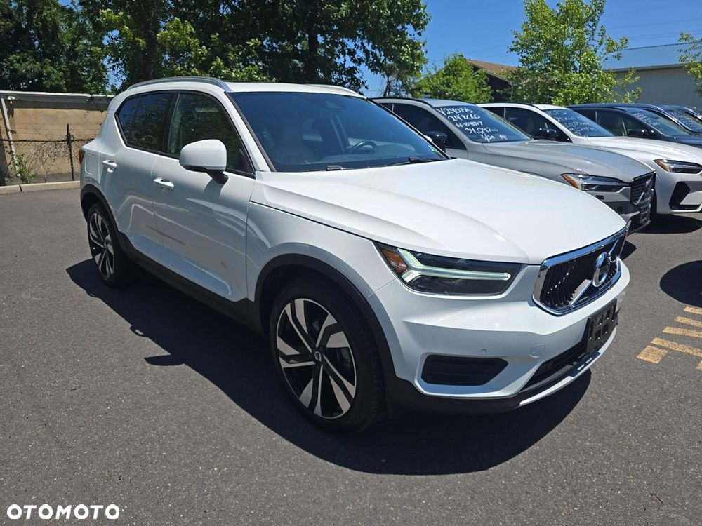 Volvo XC 40 T5 AWD Momentum - 2