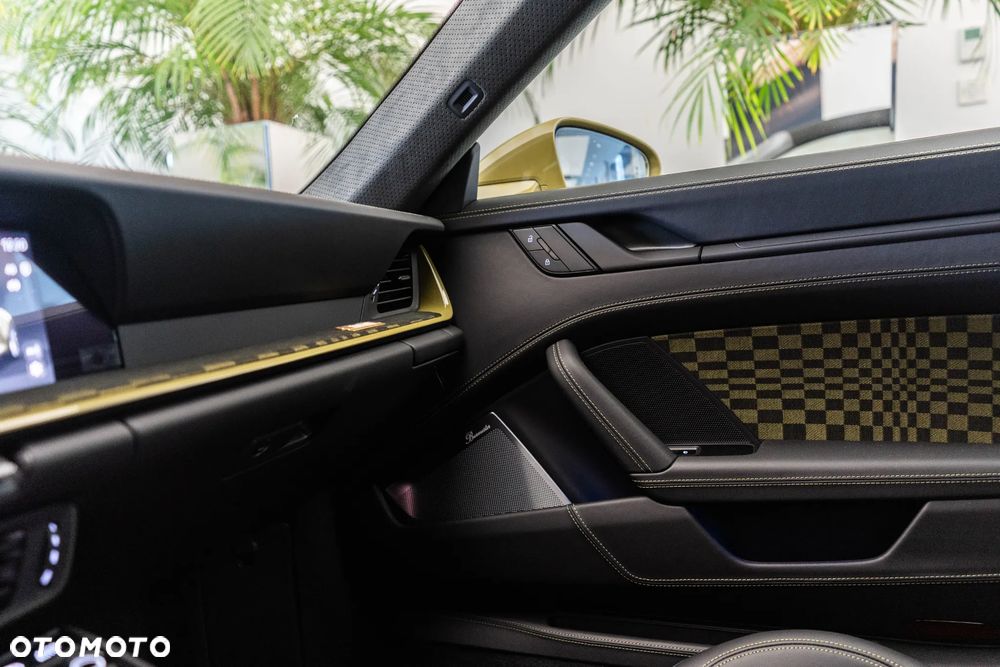 Porsche 911 Carrera T-Hybrid Spirit 70 - 33