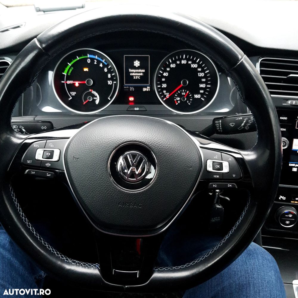Volkswagen Golf e-Golf - 15