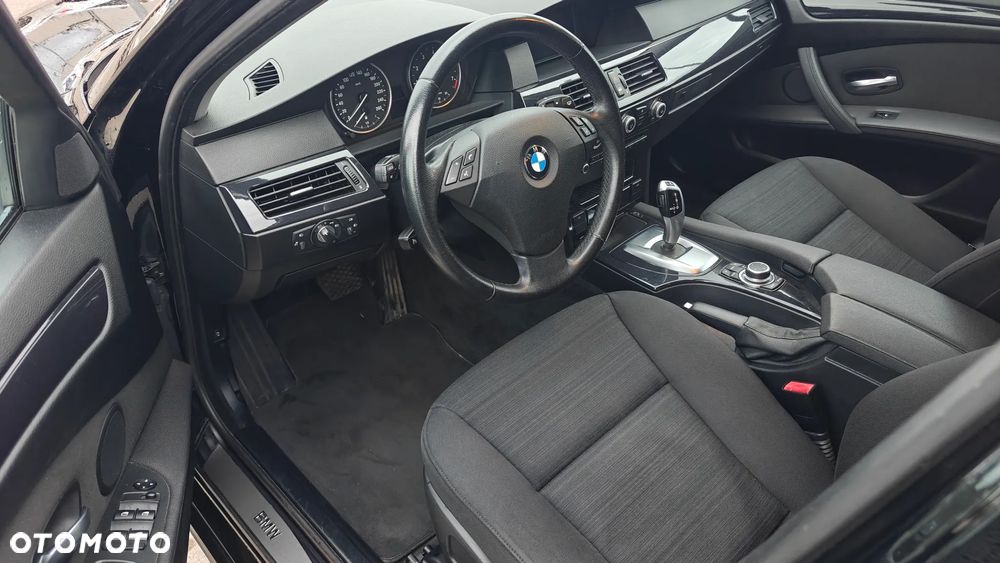 BMW Seria 5 520i - 20