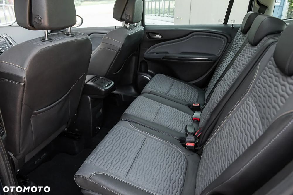 Opel Zafira 1.4 T Cosmo - 24