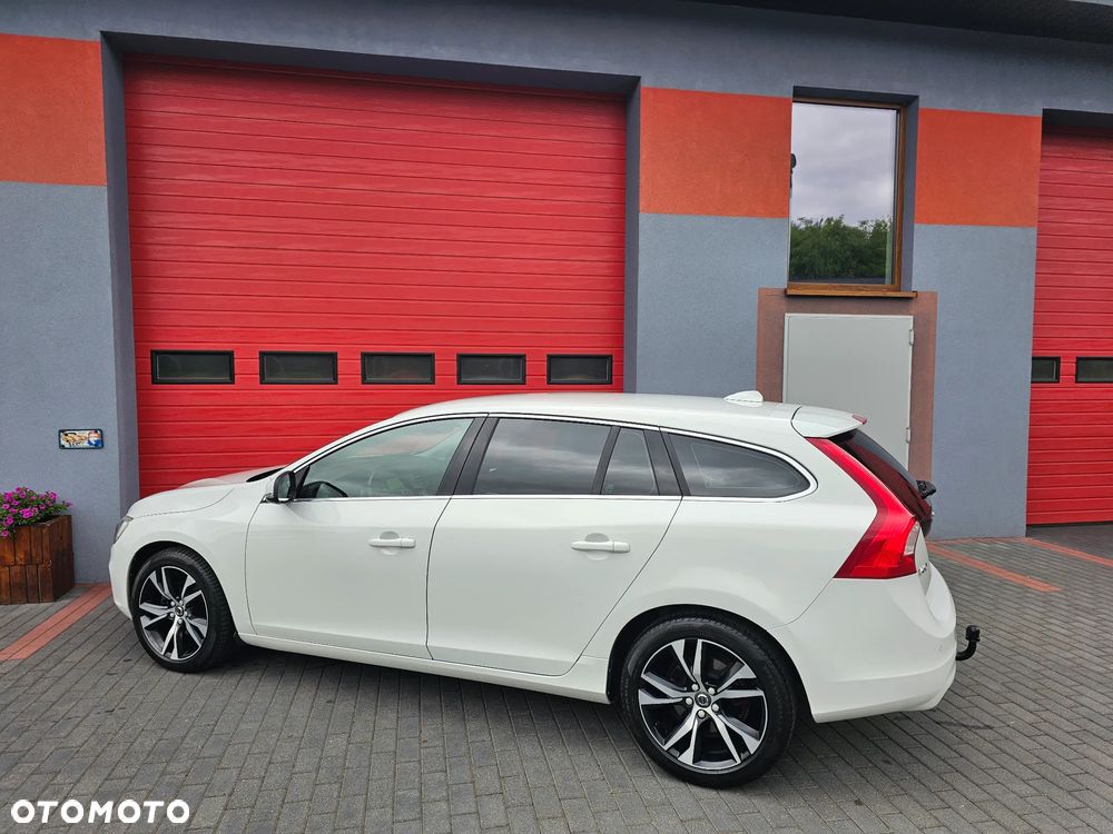 Volvo V60 D2 Drive-E Momentum - 22