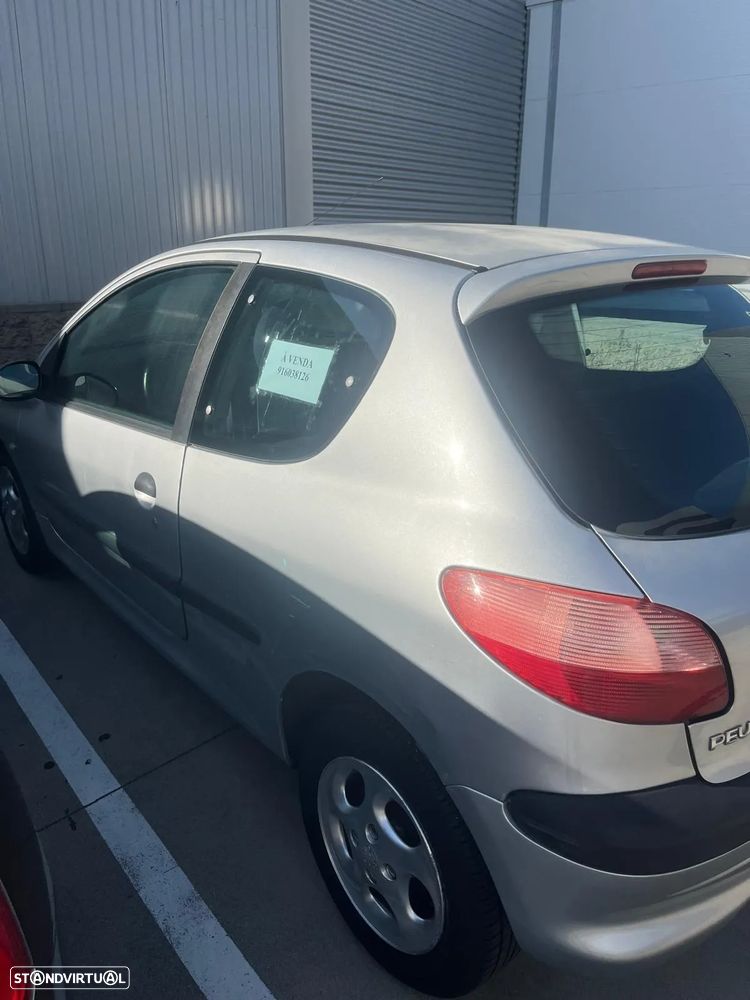 Peugeot 206 - 18