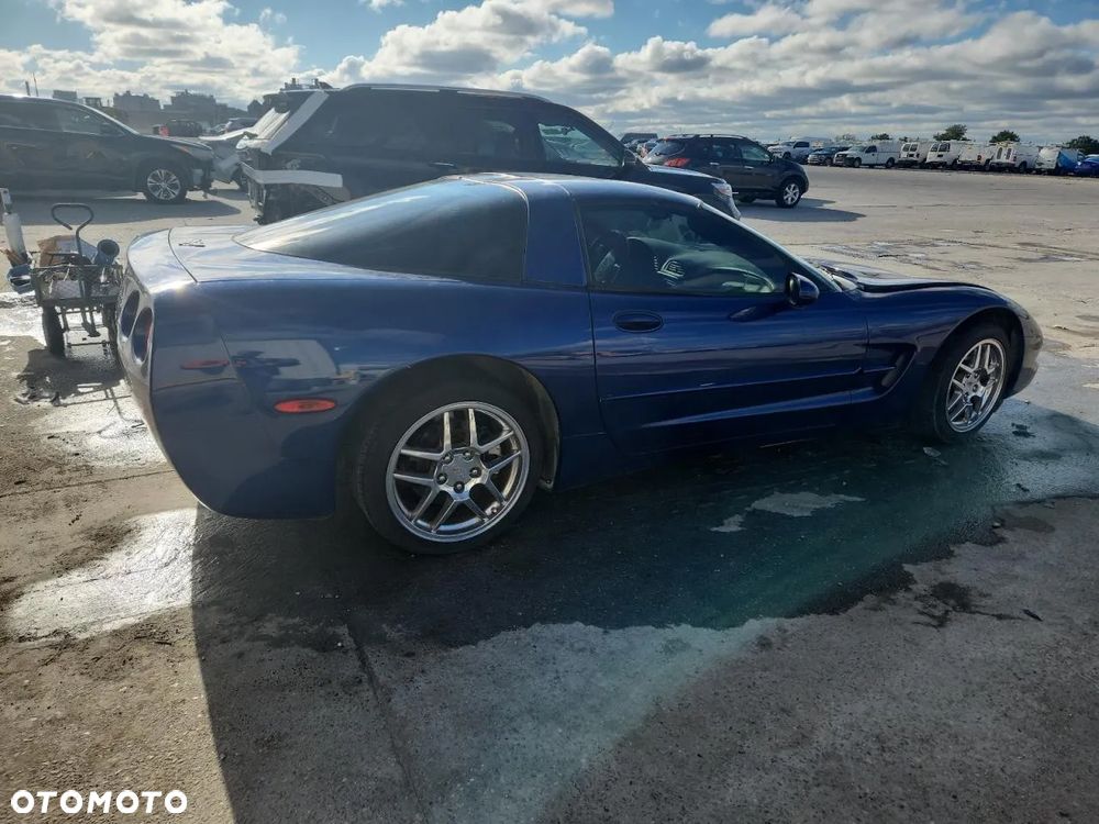 Chevrolet Corvette - 3