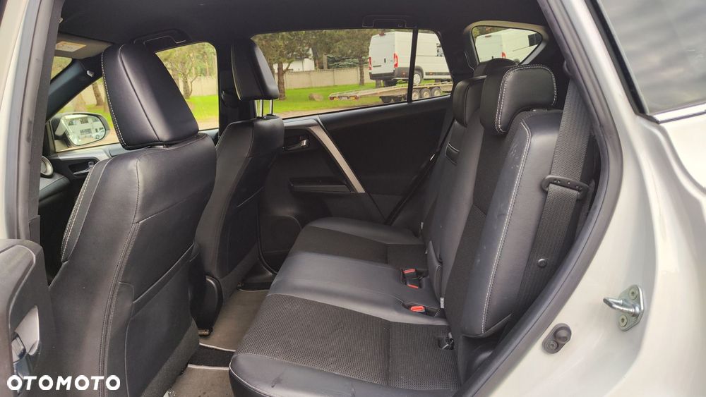 Toyota RAV4 - 10
