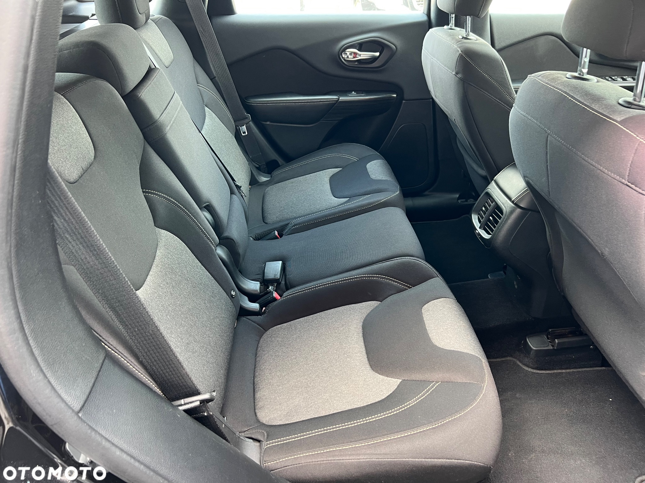 Jeep Cherokee 2.0 MJD Active Drive I Longitude - 12