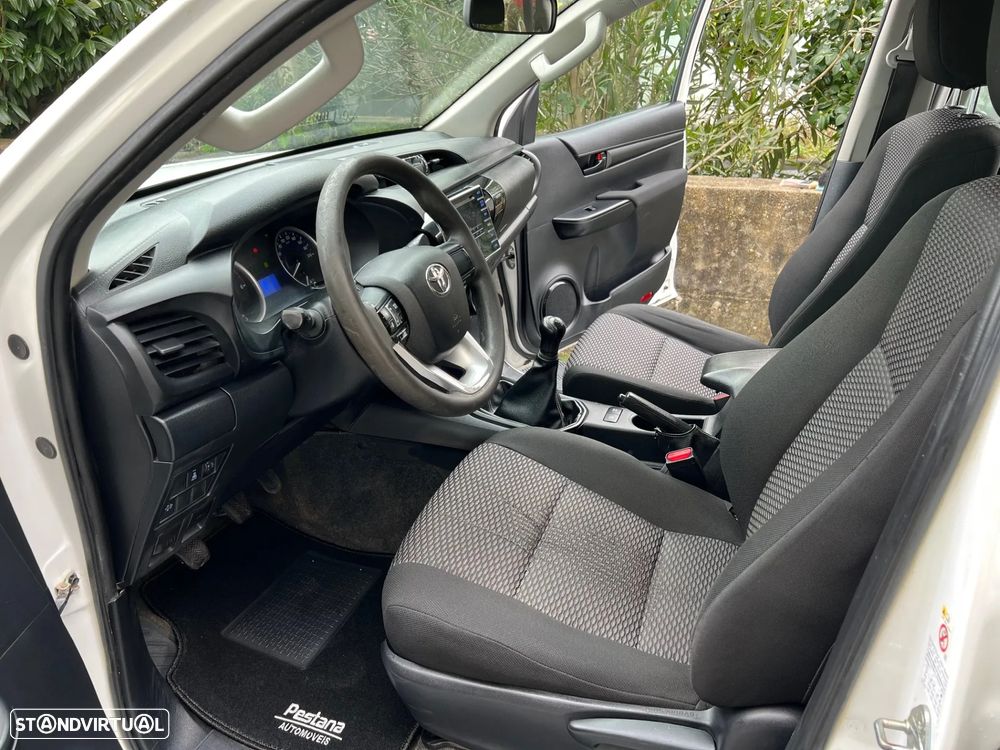 Toyota Hilux 2.4 D-4D 4WD CD CM - 10