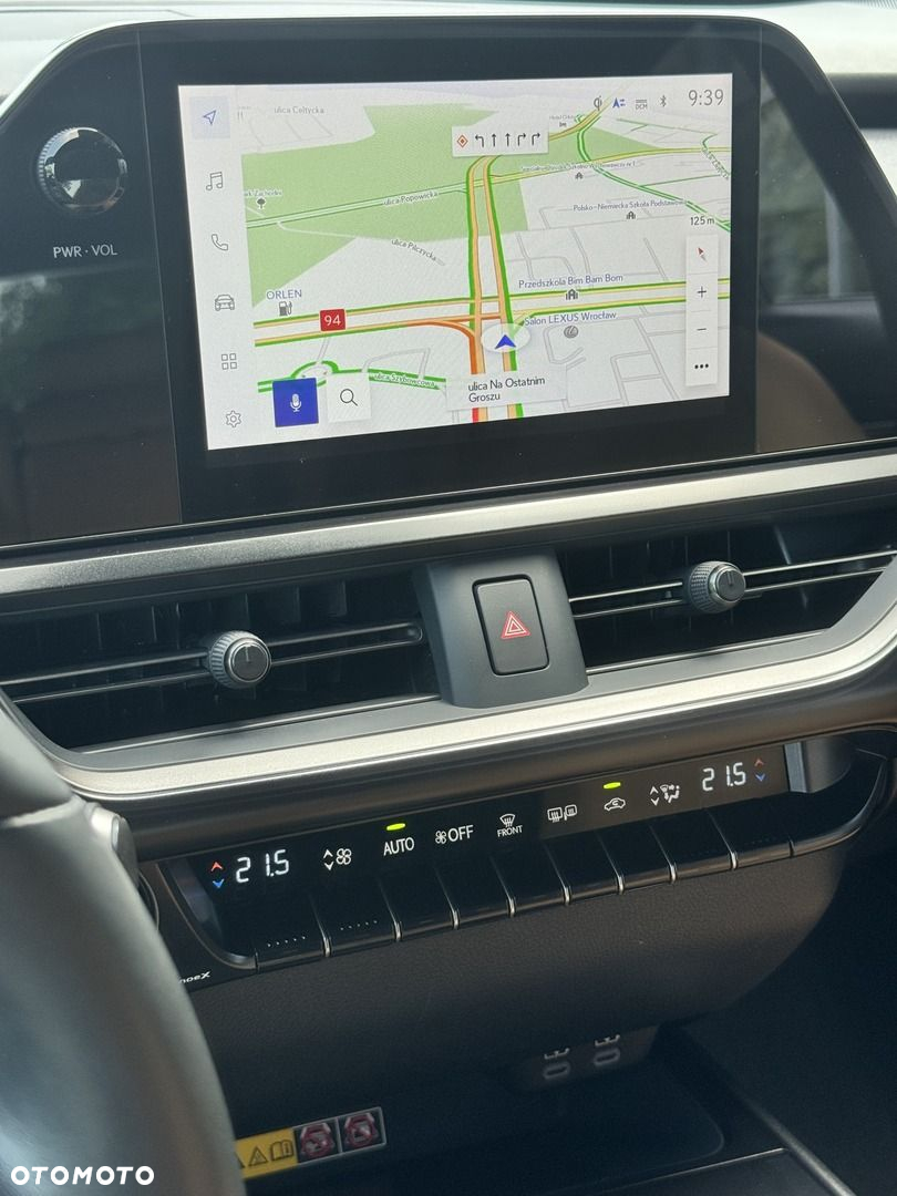 Lexus UX - 18