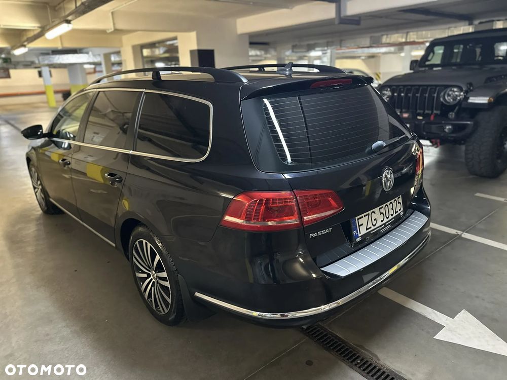 Volkswagen Passat - 4