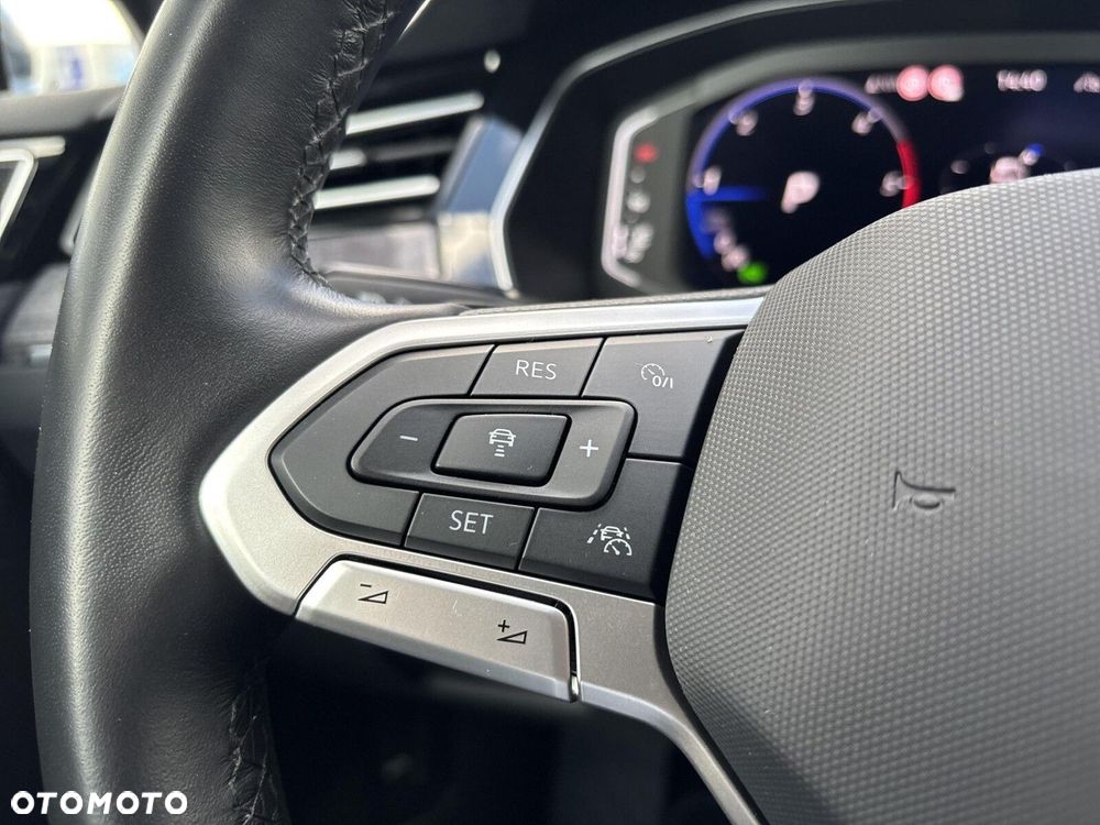 Volkswagen Passat 2.0 TDI EVO Business DSG - 24