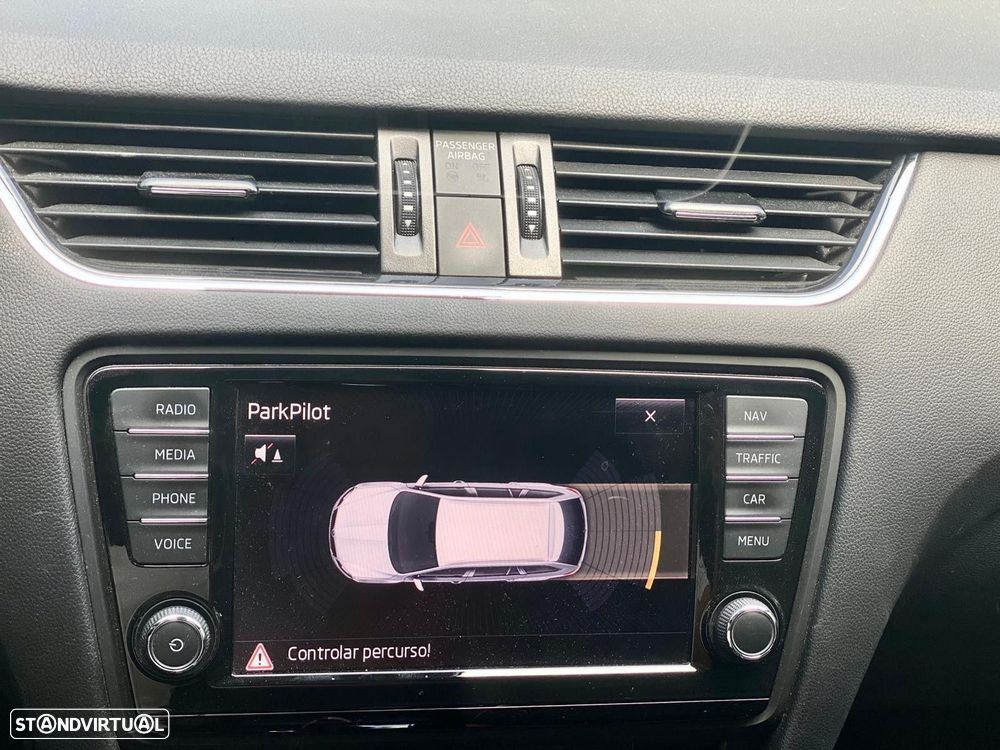 Skoda Octavia 2.0 TDI RS DSG - 21