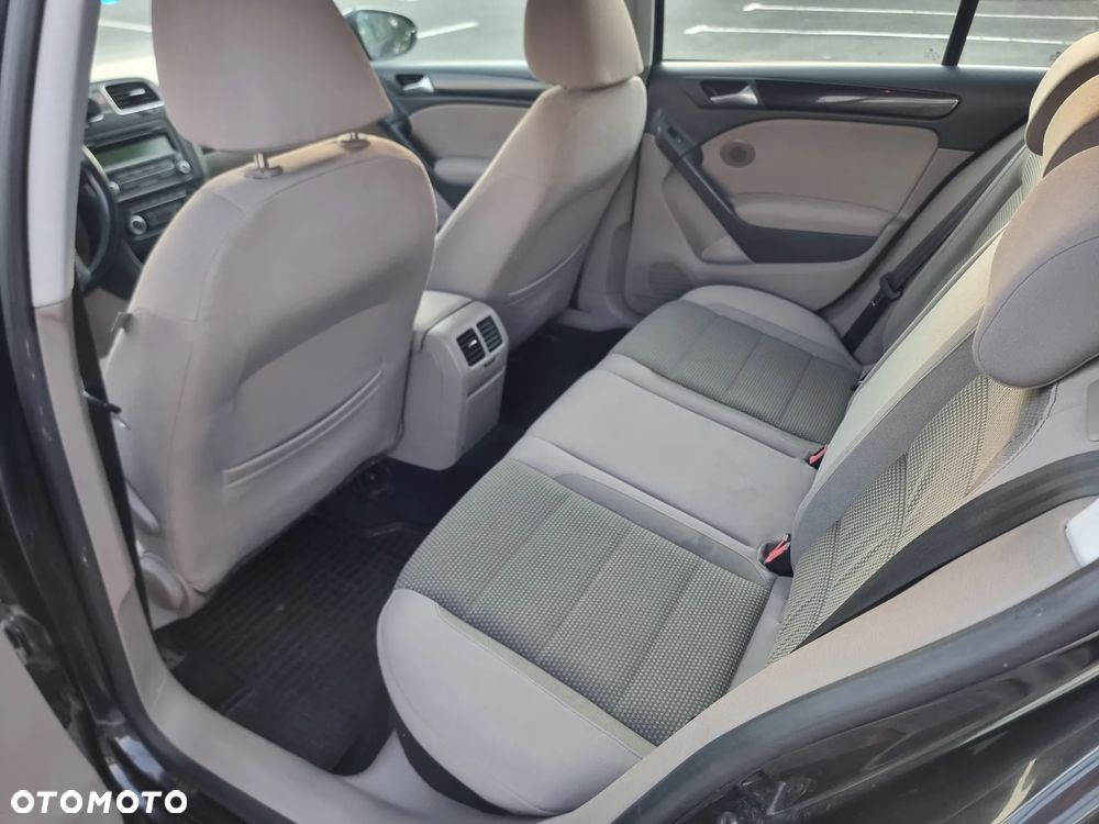 Volkswagen Golf 1.6 Comfortline - 11