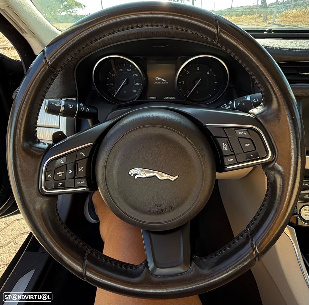 Jaguar XF 2.0 D Prestige Aut. - 11