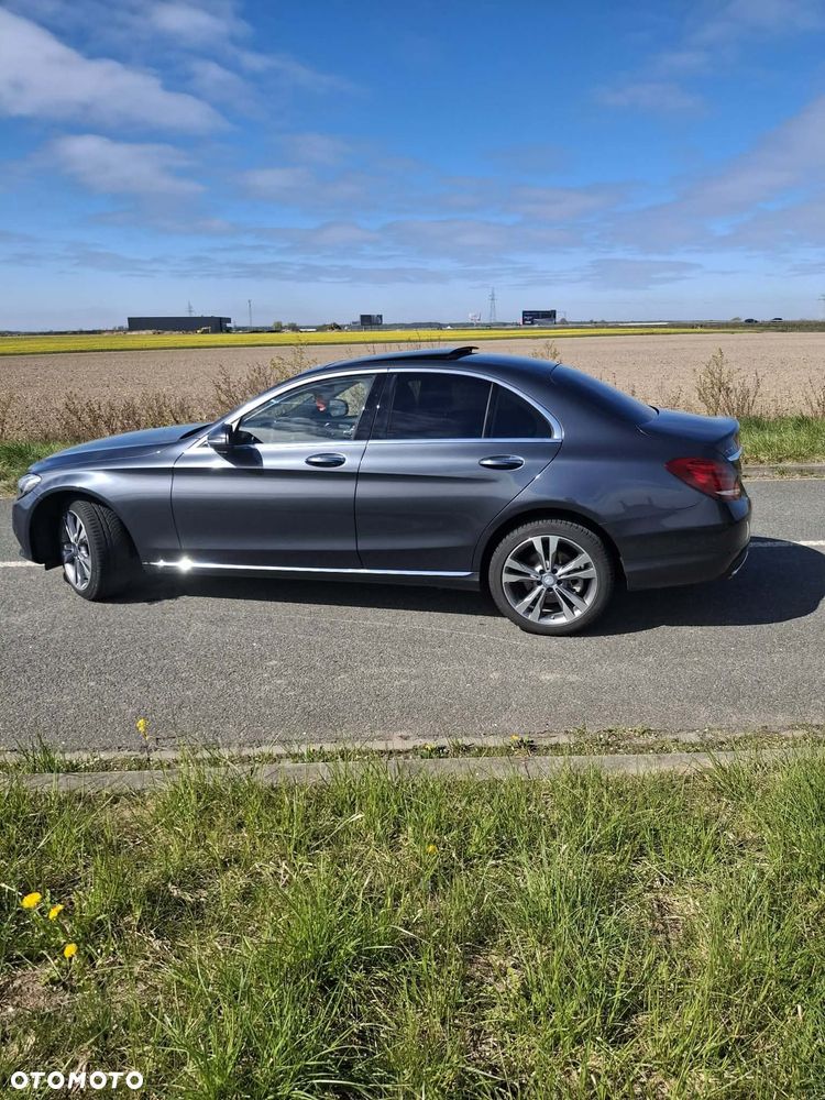 Mercedes-Benz Klasa C 300 7G-TRONIC Exclusive - 6
