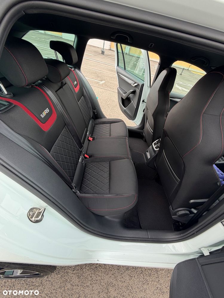 Skoda Octavia 2.0 TSI RS - 19