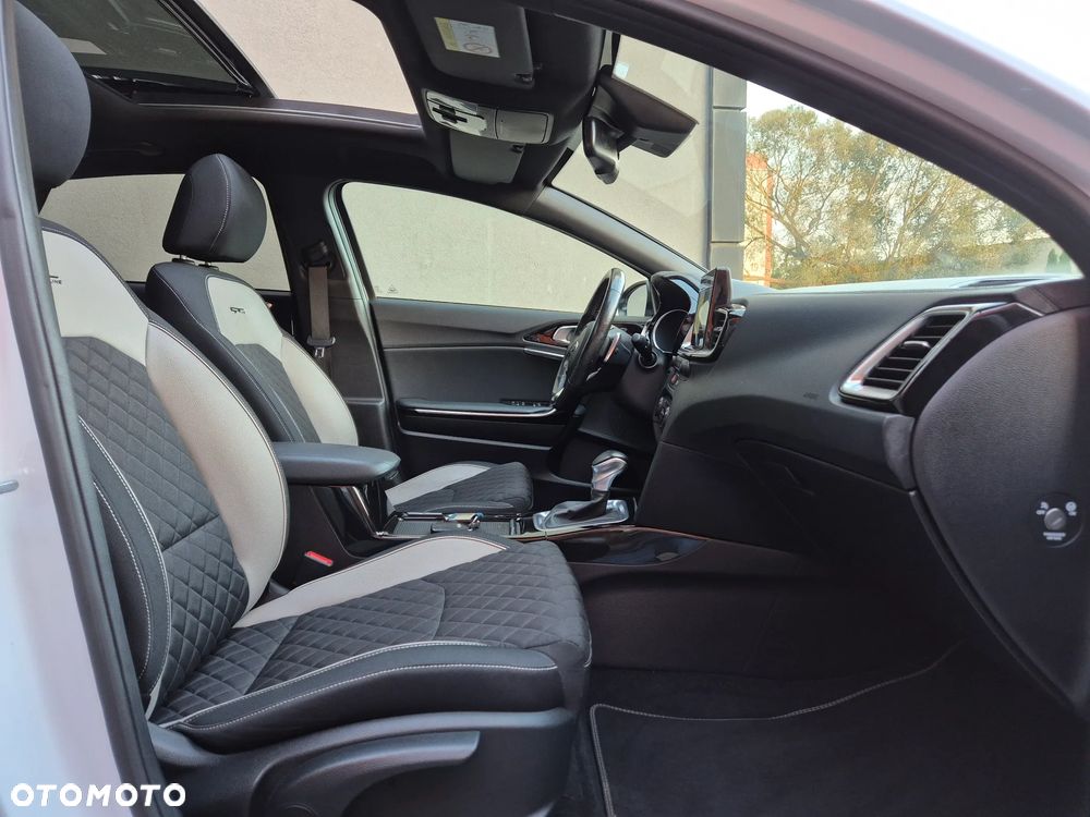 Kia ProCeed 1.6 CRDi GT Line DCT - 26