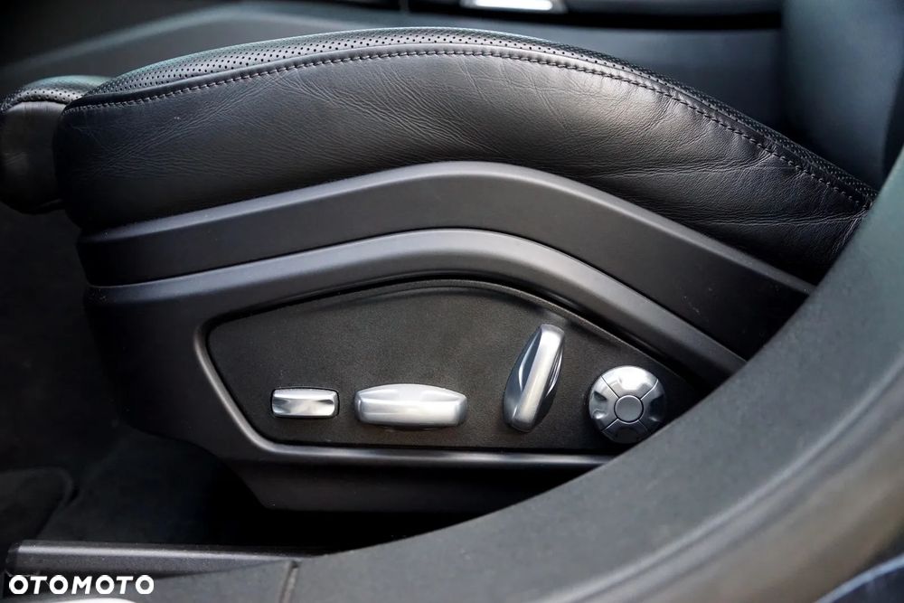 Porsche Panamera 4 - 14