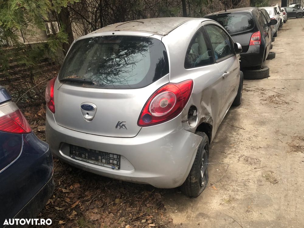 Dezmembrez Ford KA gri argintiu 2014 - 3