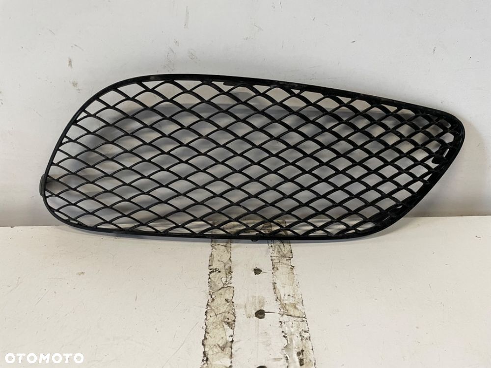 Prawa kratka zderzaka Mercedes 217 A 217 885 02 53 - 1