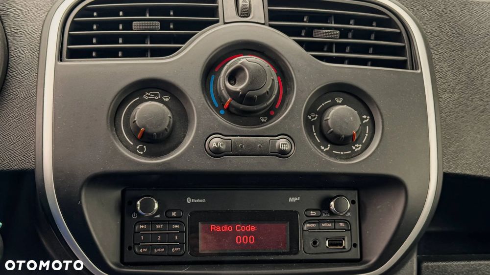 Renault Kangoo  + Chłodnia Carrier Neos 100 - 13