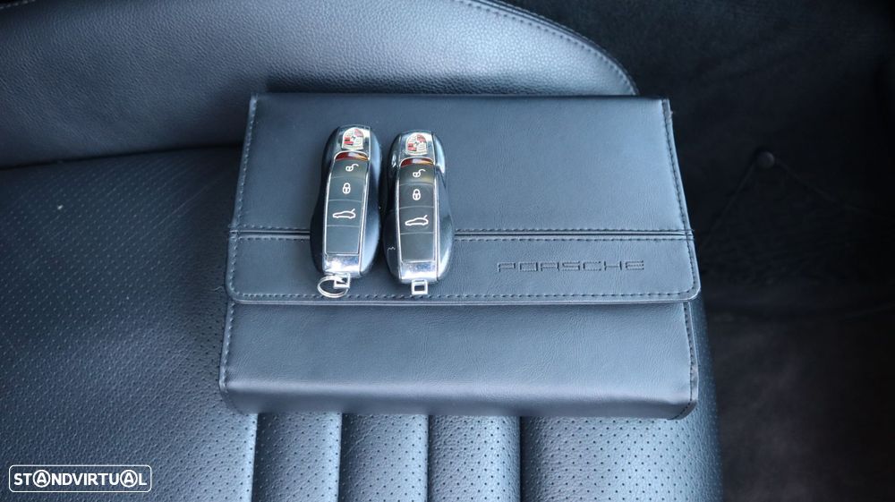 Porsche Panamera Platinum Edition - 30