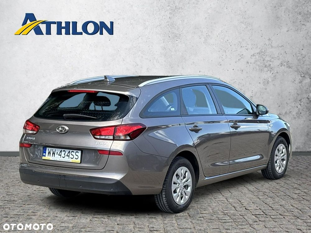 Hyundai i30 1.5 DPI Classic + - 5