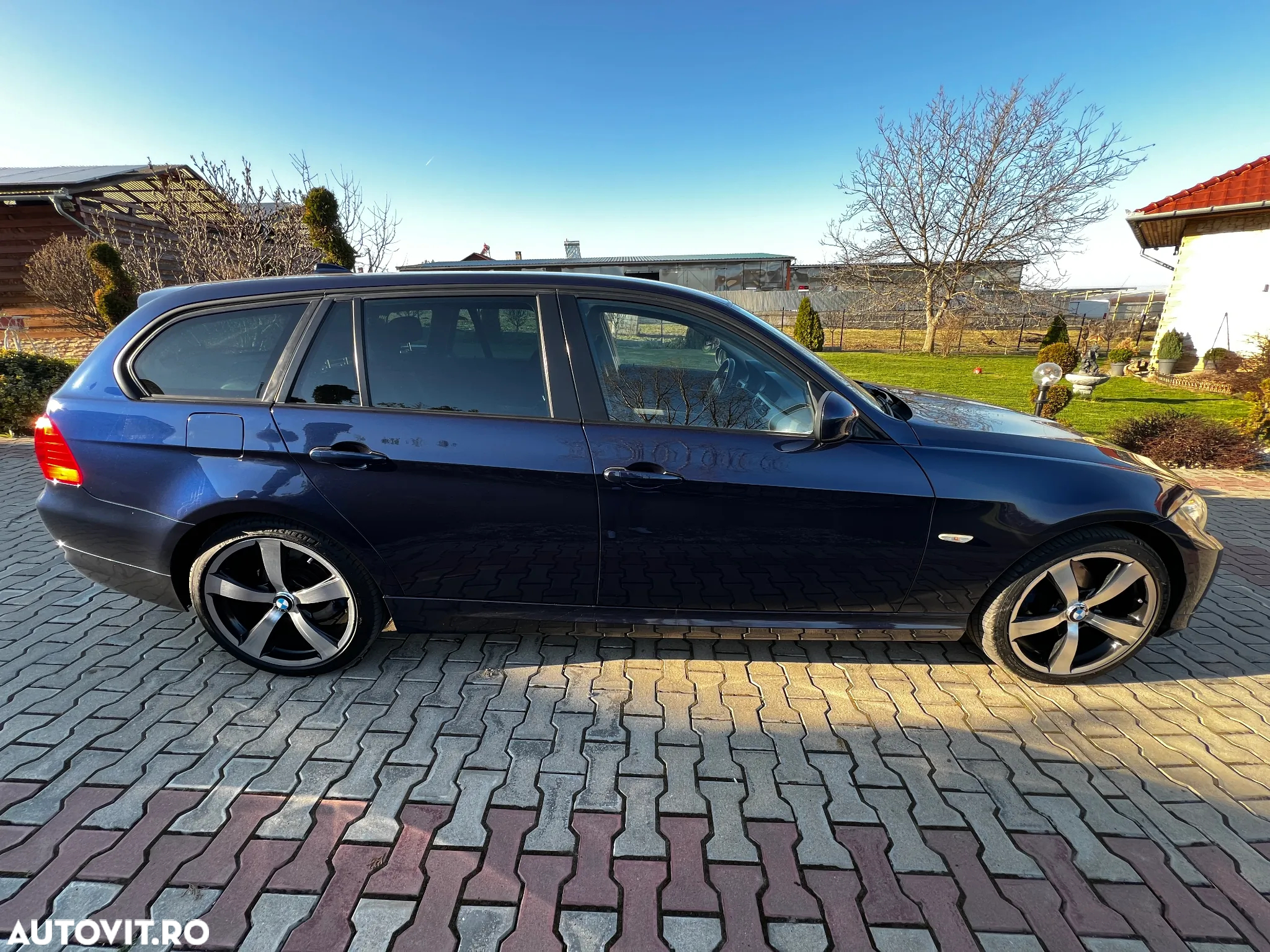 BMW Seria 3 320d DPF Touring - 10
