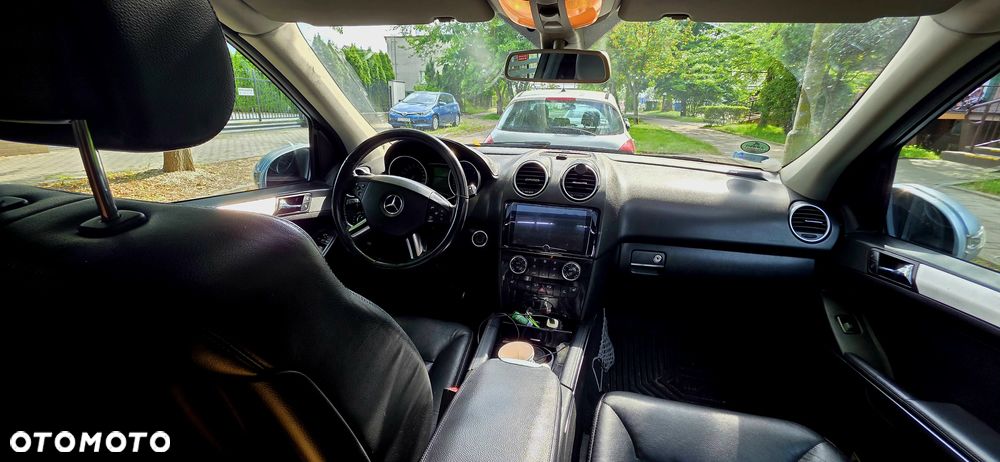 Mercedes-Benz ML - 12