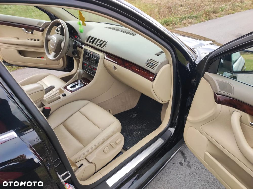 Audi A4 Limousine - 11