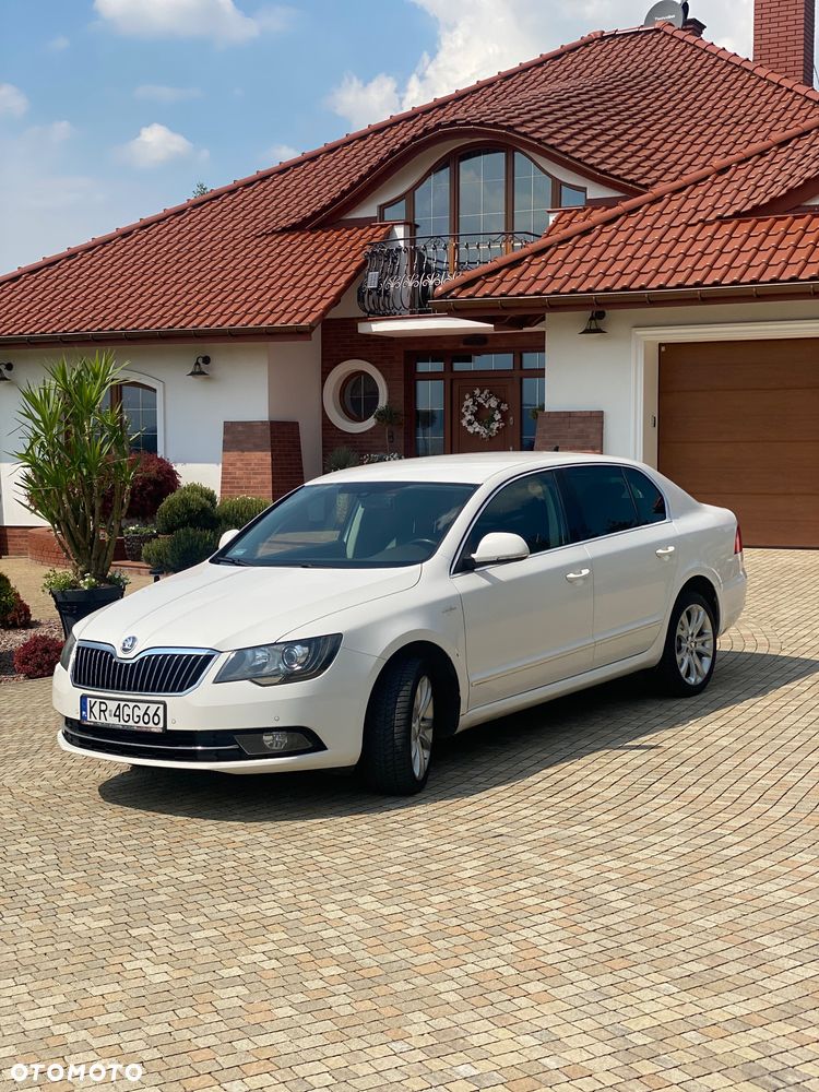 Skoda Superb 2.0 TDI 4x4 L&K DSG - 2
