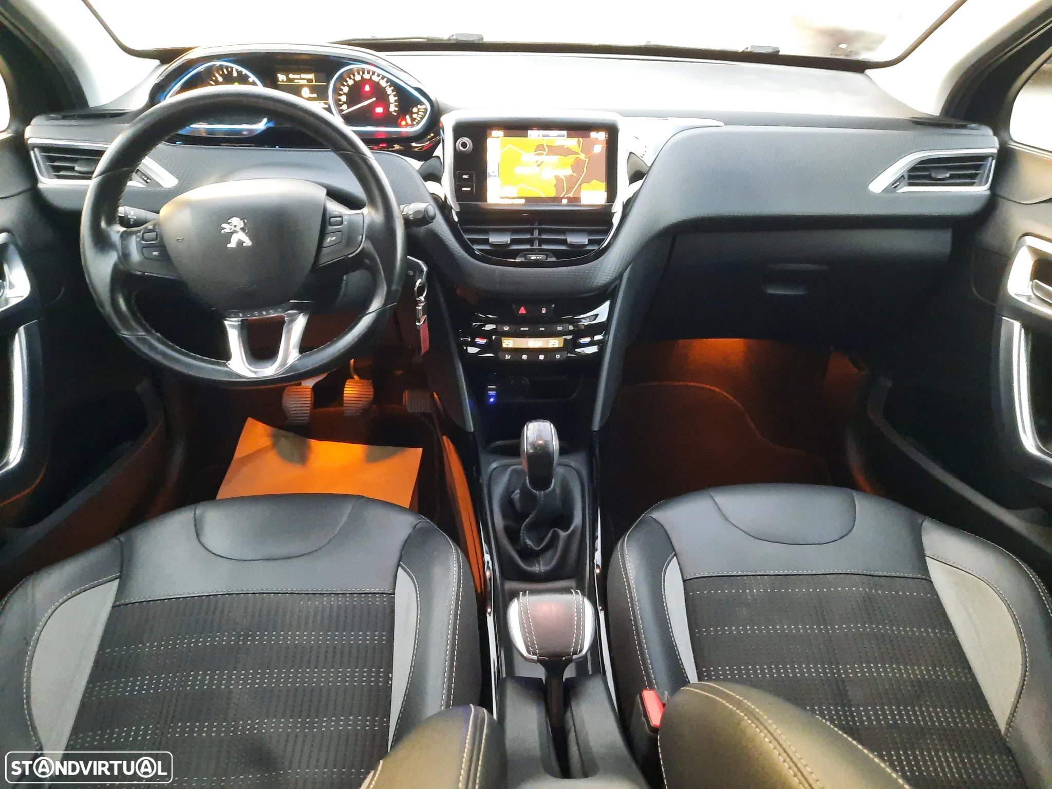 Peugeot 2008 1.6 BlueHDi Allure - 29