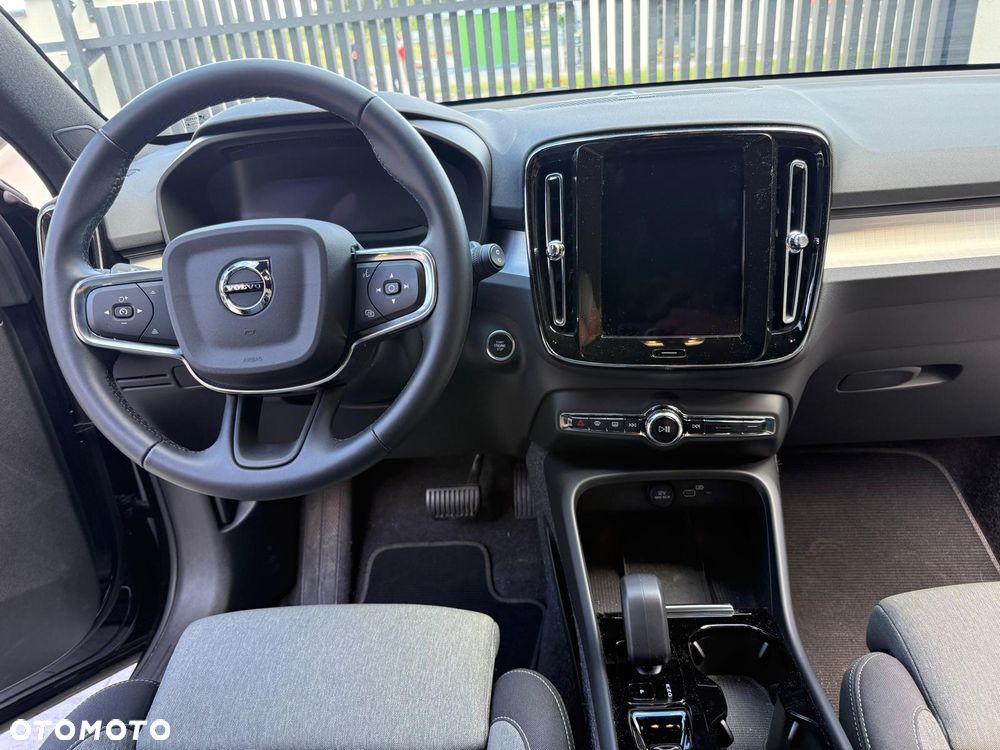 Volvo XC 40 B3 Plus Dark - 16