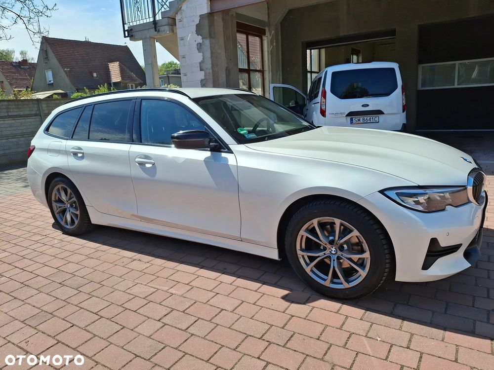 BMW Seria 3 318i - 9