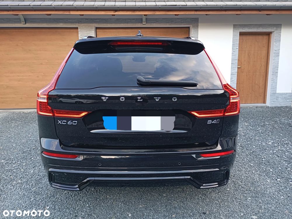 Volvo XC 60 B4 D AWD Ultimate Dark - 11