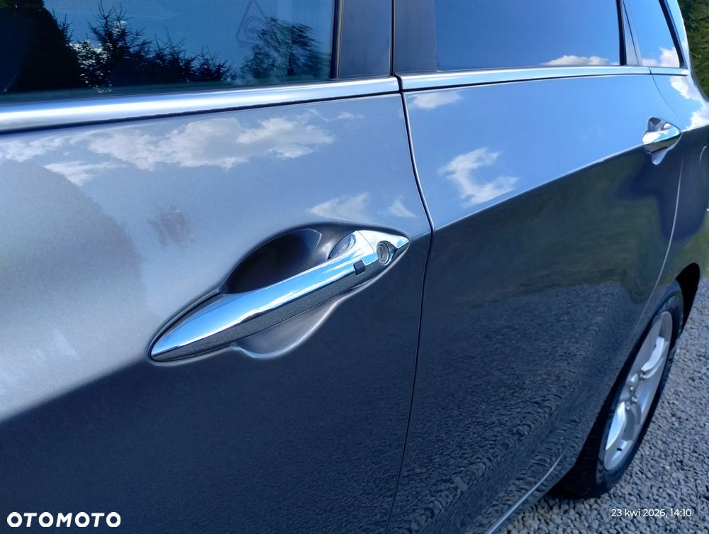 Hyundai i30 1.6 CRDi Fifa World Cup Edition - 38