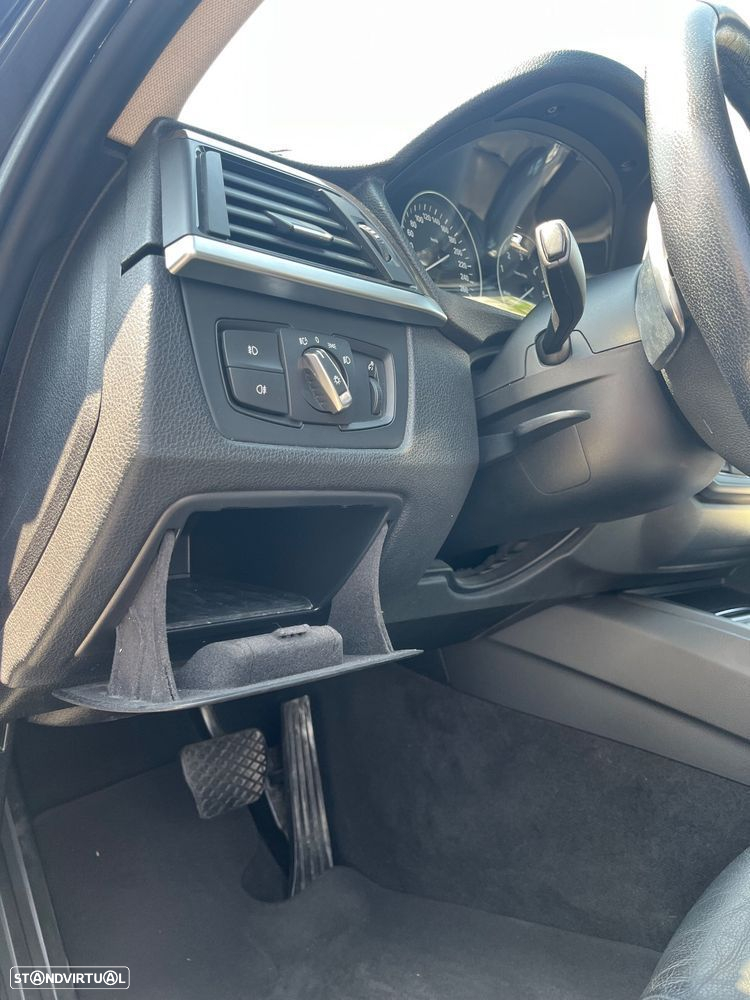 BMW 320 d Touring Auto Line Modern - 17