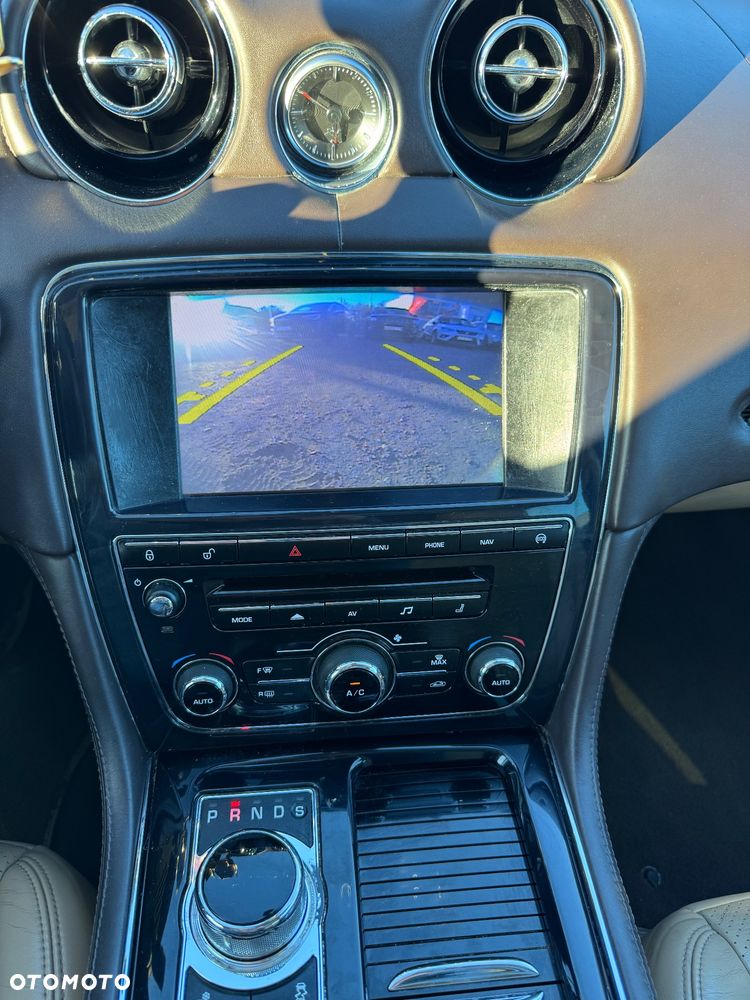 Jaguar XJ 3.0 T AWD Portfolio - 30